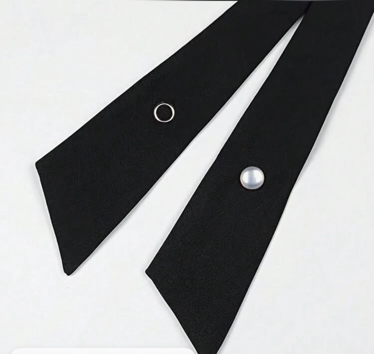 The “Pearl Clasp Regency Cravat”